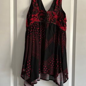 sleeveless black and red top